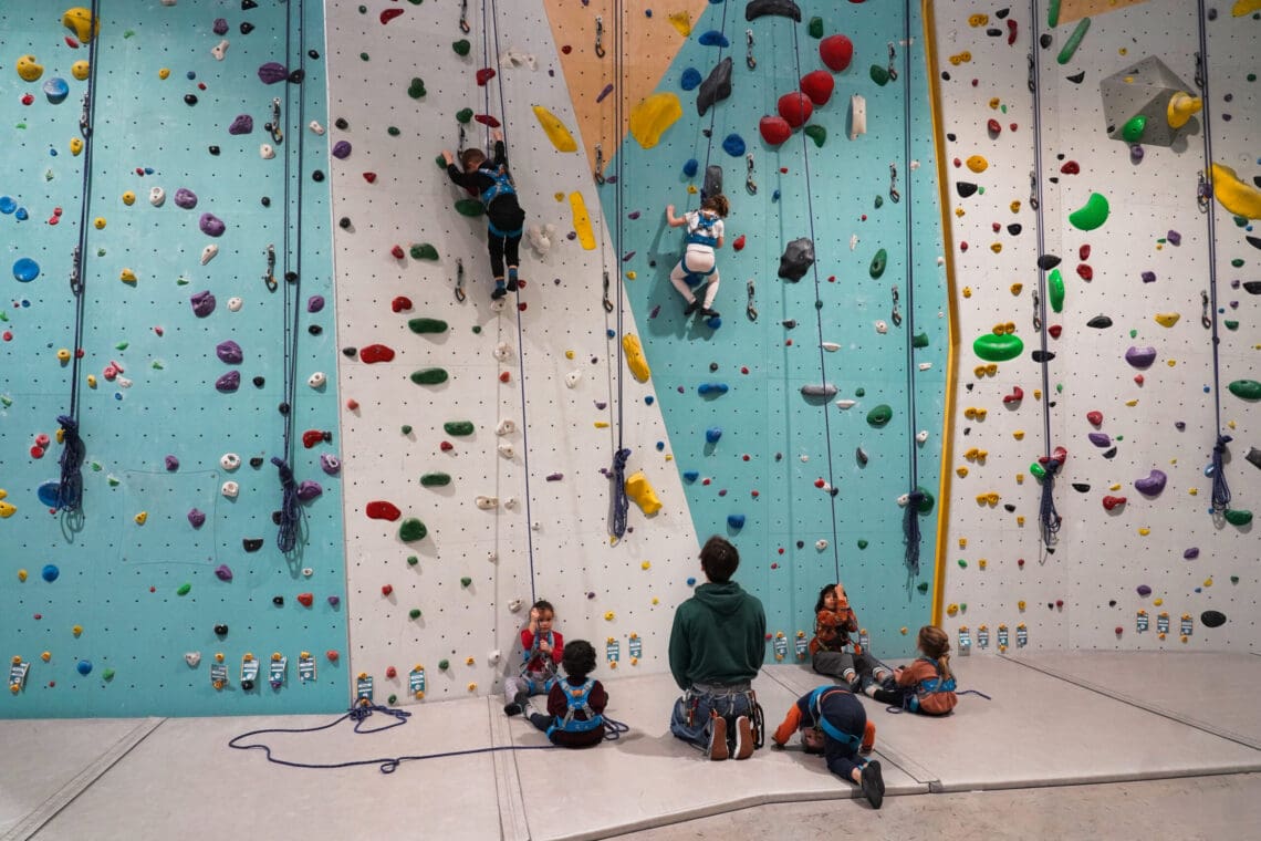 cours escalade pour enfants chez b wall