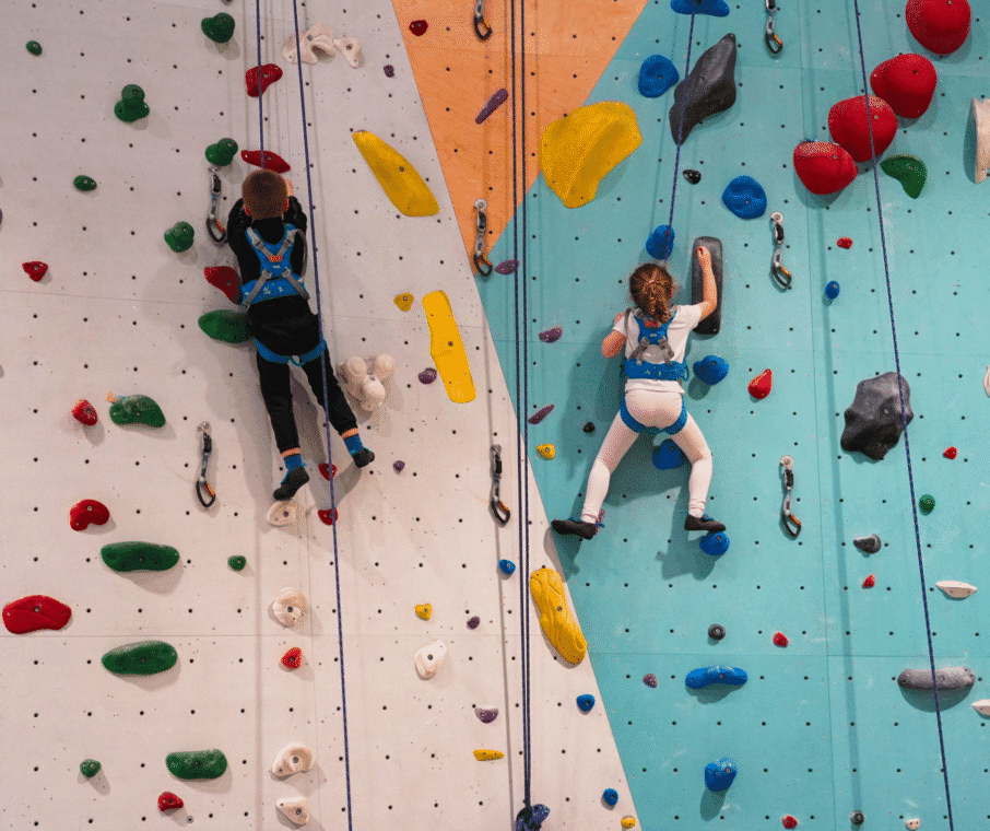 2 salles pour 2 fois plus de stages d’escalade !